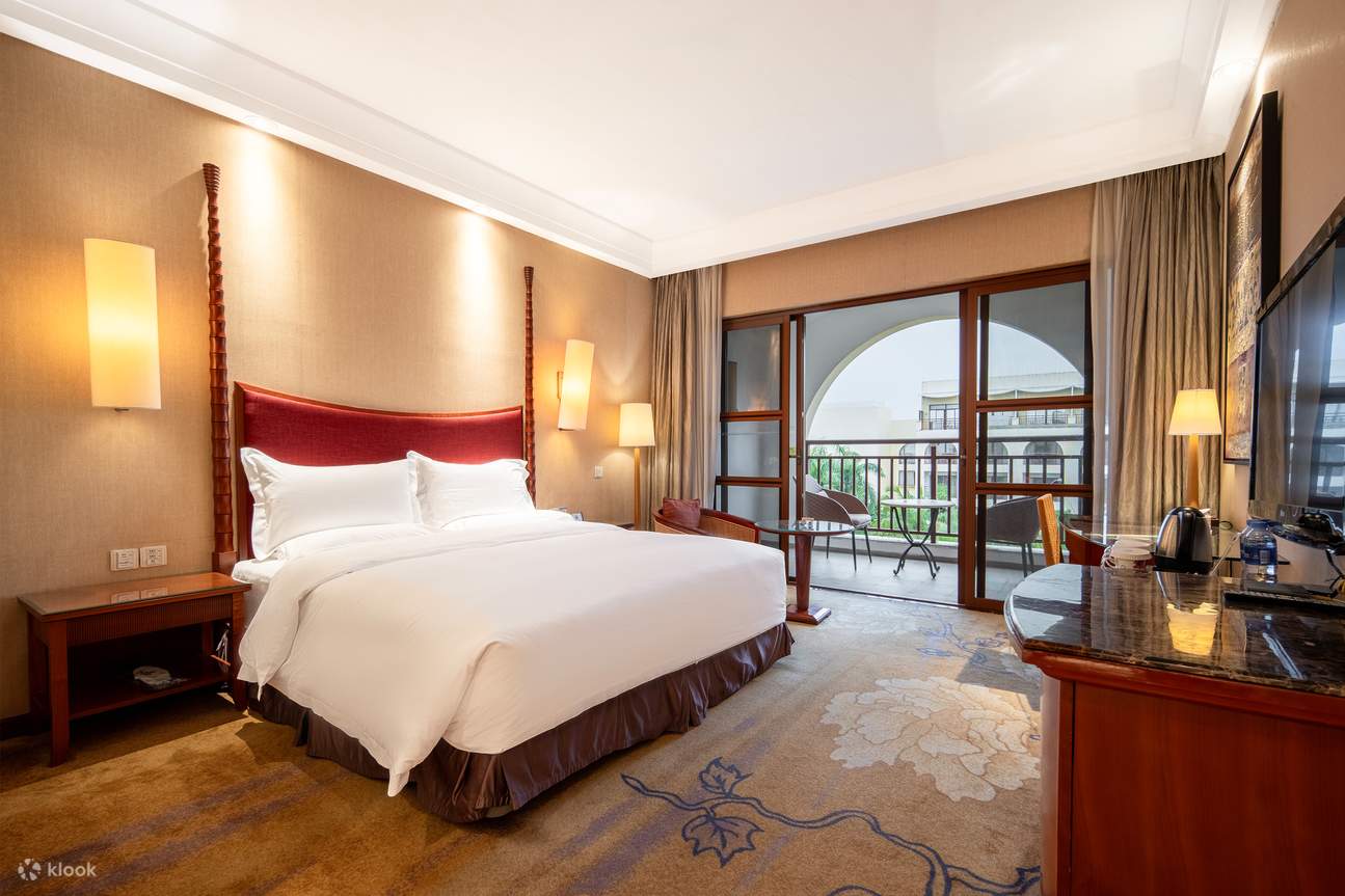 Camera Matrimoniale con Vista Giardino